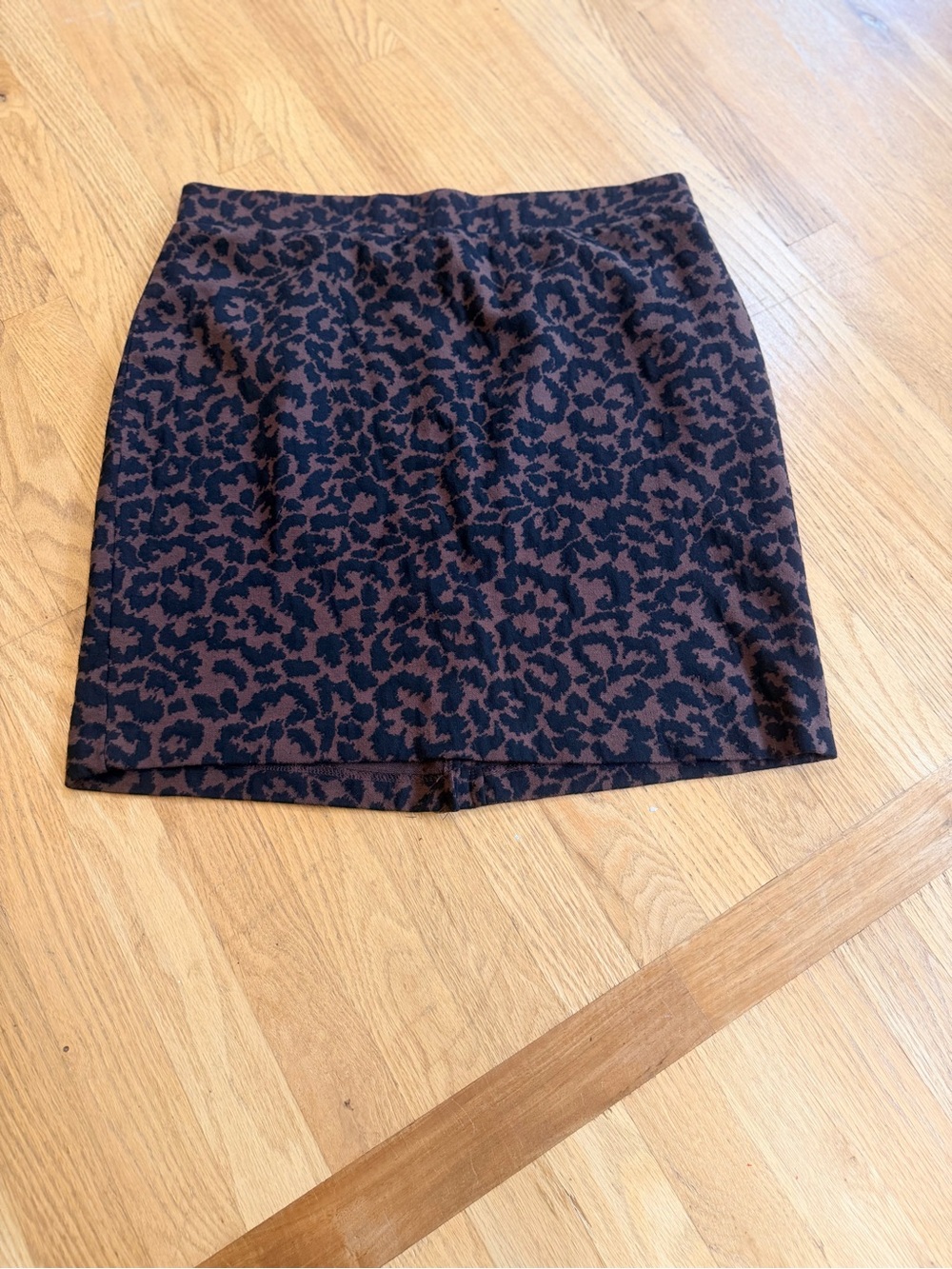 Women's Size XL "Nicole Miller@ Black and Brown Leopard Jacquard Mini Skirt GUC
